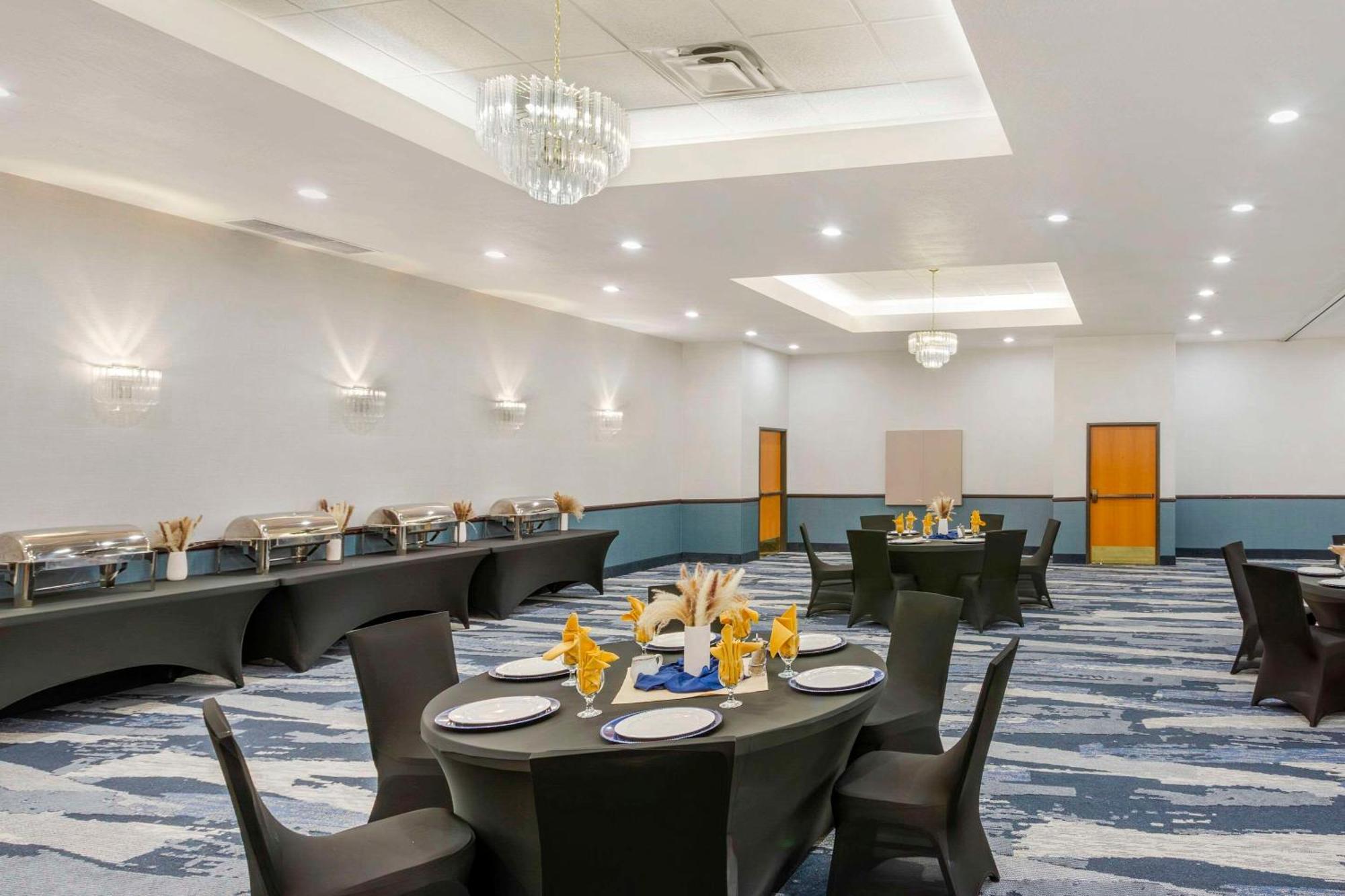 Comfort Suites Ogden Conference Center Ngoại thất bức ảnh