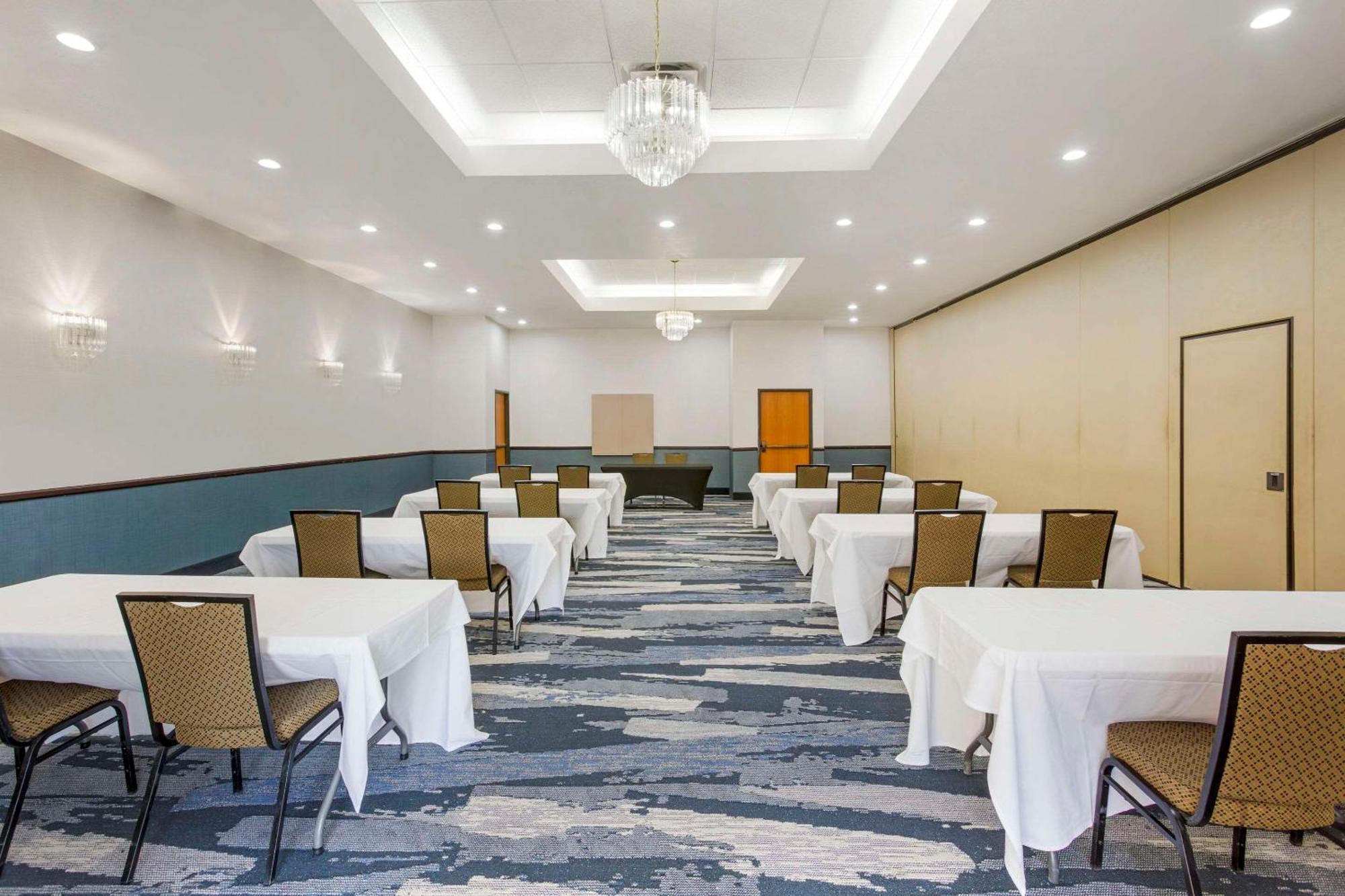 Comfort Suites Ogden Conference Center Ngoại thất bức ảnh