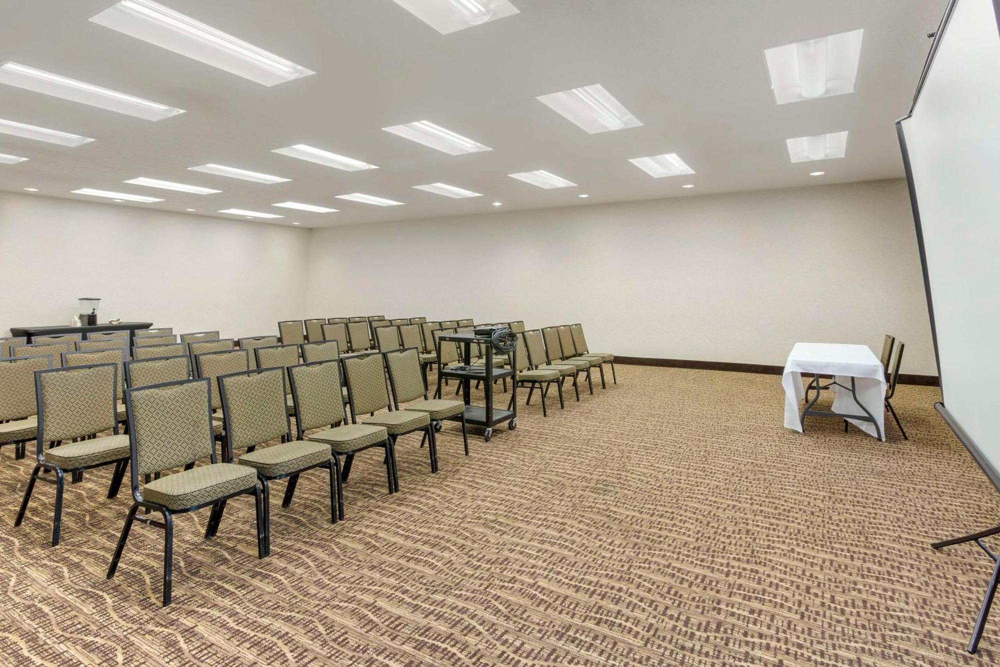 Comfort Suites Ogden Conference Center Ngoại thất bức ảnh
